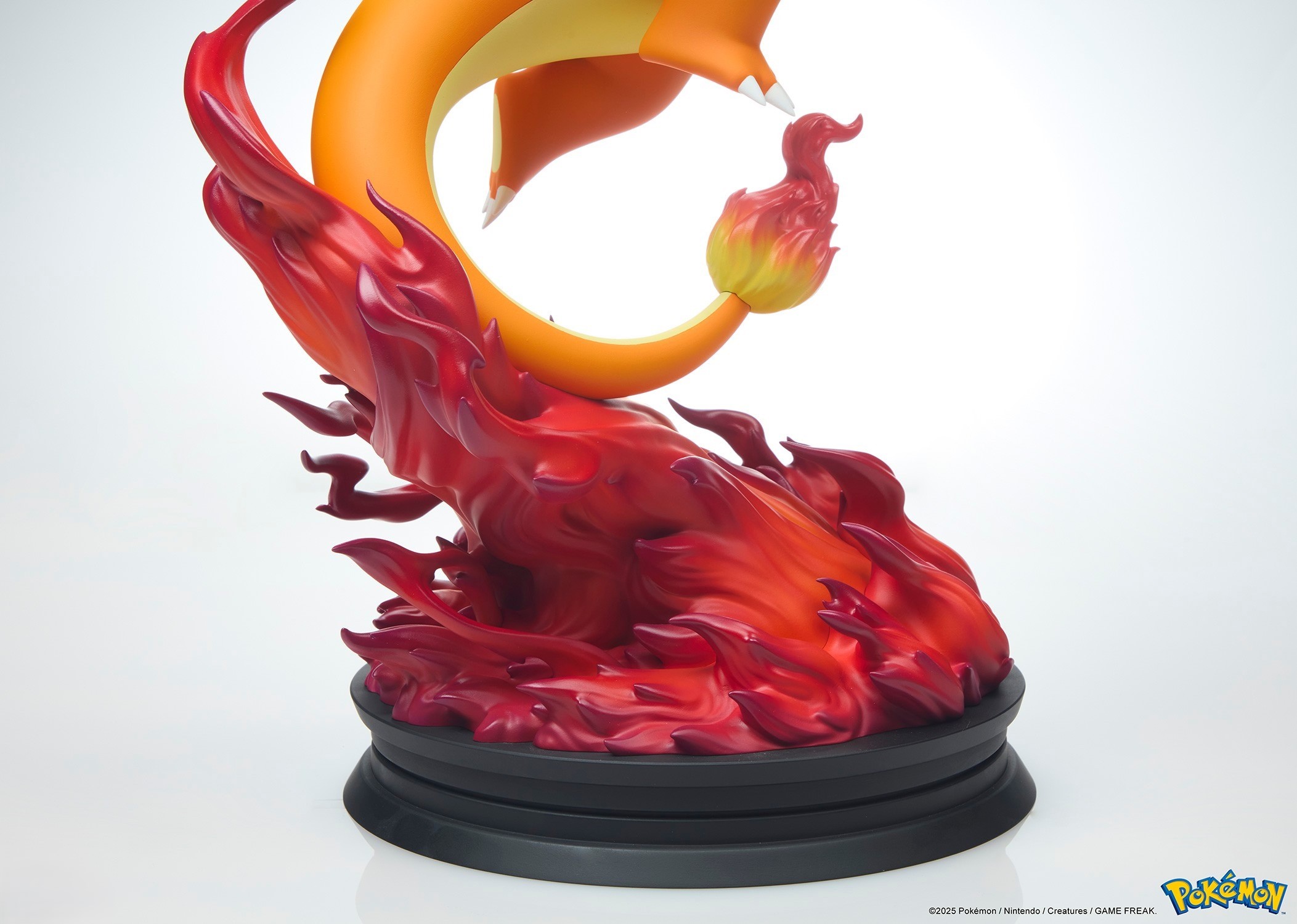 Charizard Collectible Statue - Bild 5